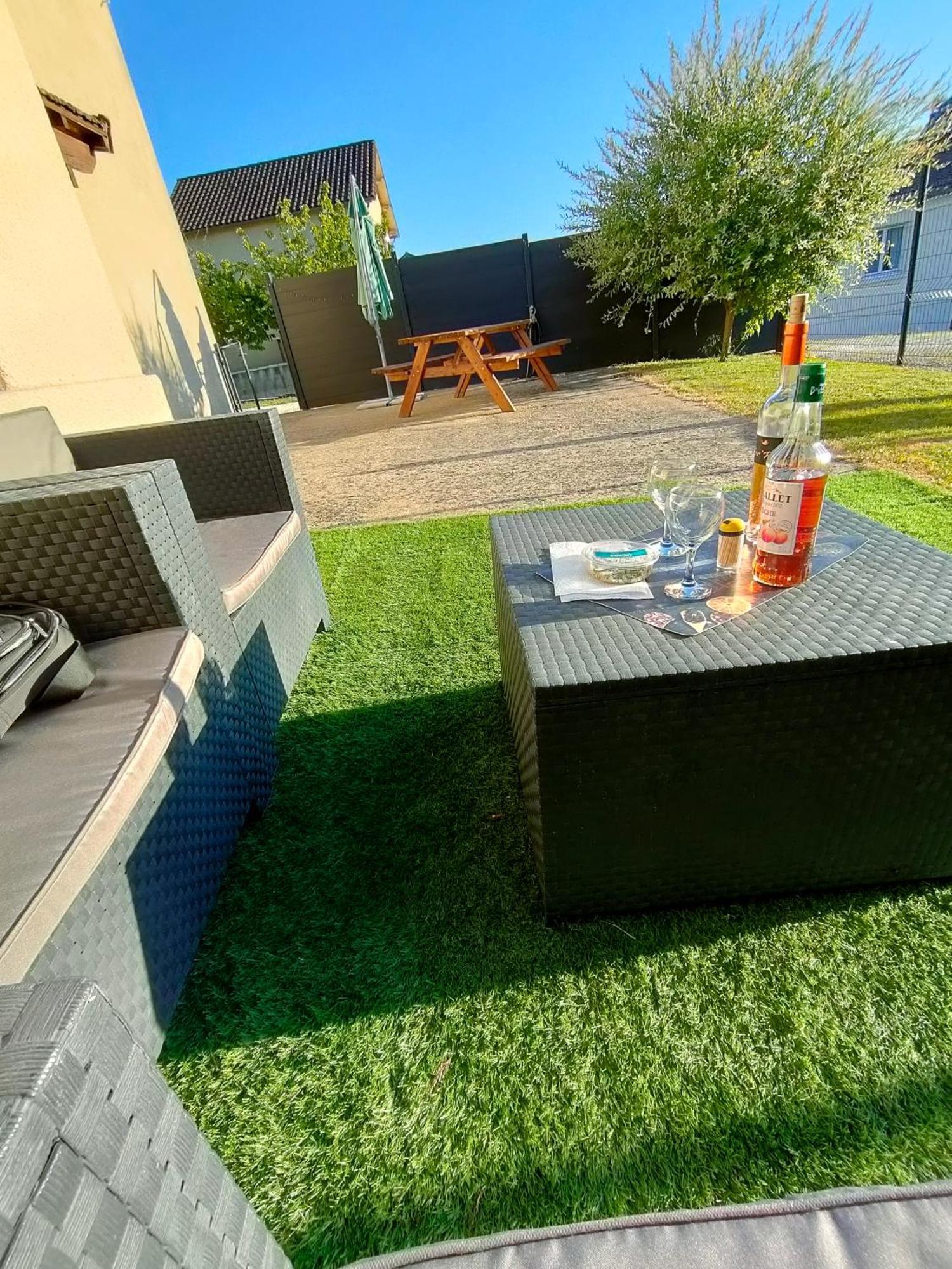 Le Jardin Des Mazades - Cosy T2 - Parking - Wifi Fibre Gratuit Apartment